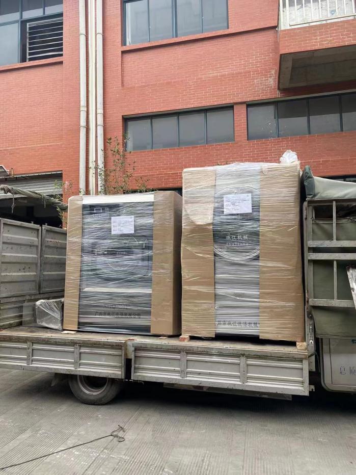 珠江洗滌設(shè)備：工業(yè)用隔離式洗衣機助力酒店提升洗滌效率